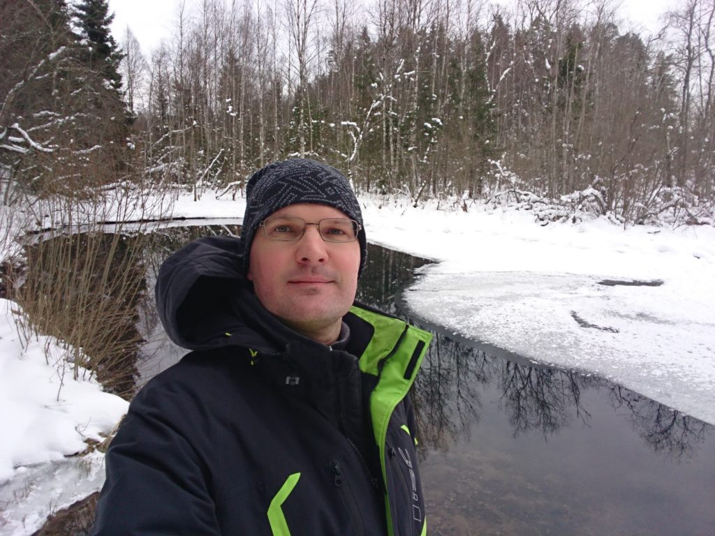 2018. a Hiite kuvavõistluse peauhinna võitis harrastusfotograaf Alari Talve ülesvõte „Püha puu kaob oma loomulikku rada“. Võidupilt on jäädvustatud Tartu läheda